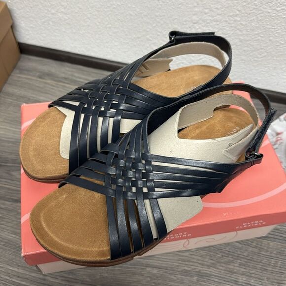 Easy Spirit Mar Sandals (WIDE) - Picture 6 of 6